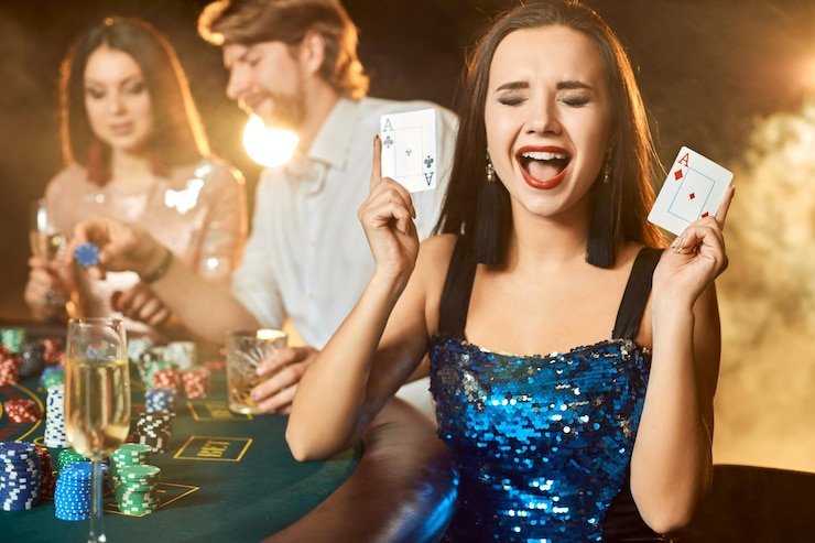 juaraspin mobile app interface showing live dealer table